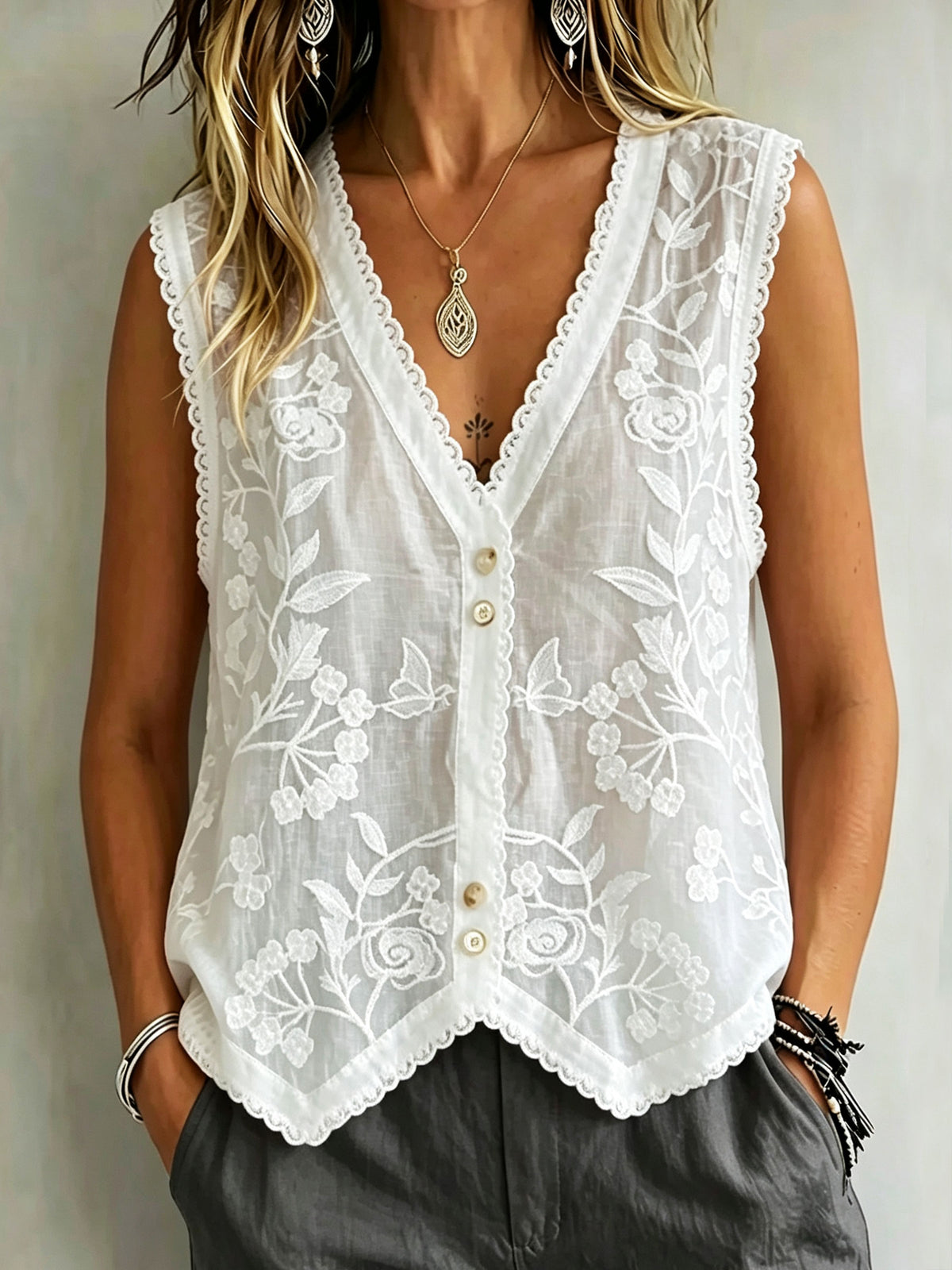 Women’s Floral Embroidery Scalloped V Neck Sleeveless Button Down Vest